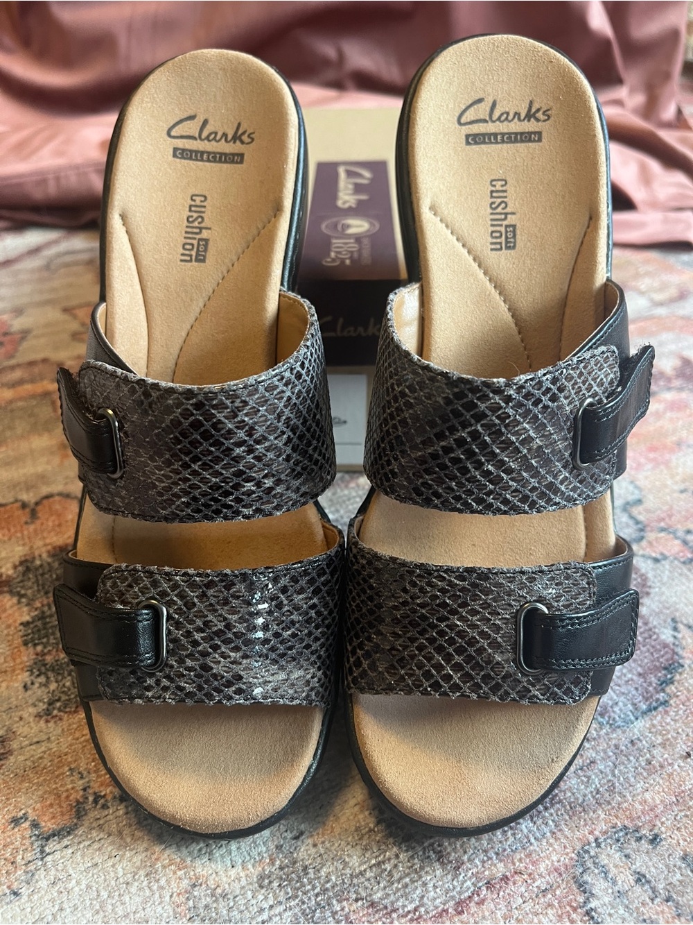 Clarks Delana Fenela Black Snake Print Leather Slide Cushion Soft Women’s 9 NIB
